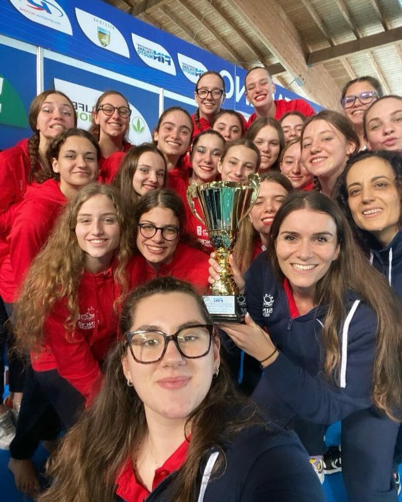 Seregno Nuoto artistico squadra terza classificata 2024