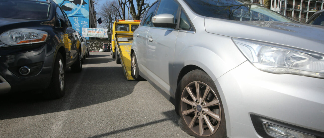 Monza auto gomme tagliate via Debussy