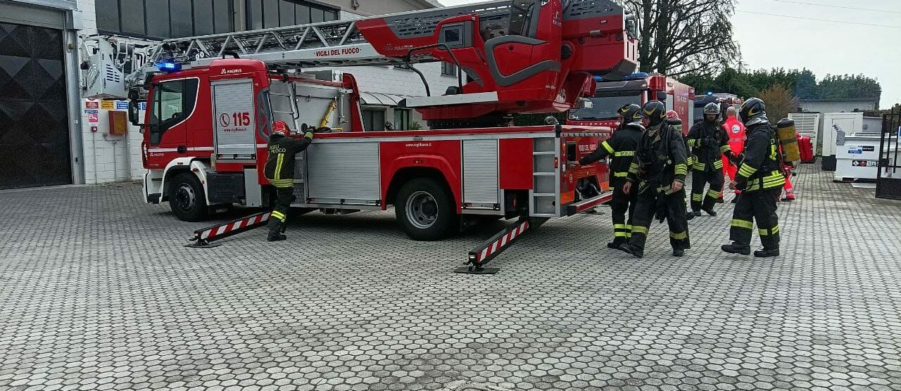 Aicurzio incendio - foto Vigili del fuoco