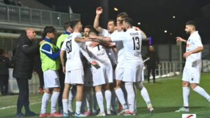 Calcio Renate Fanno festa i calciatori del Renate dopo la rete di Bocalon