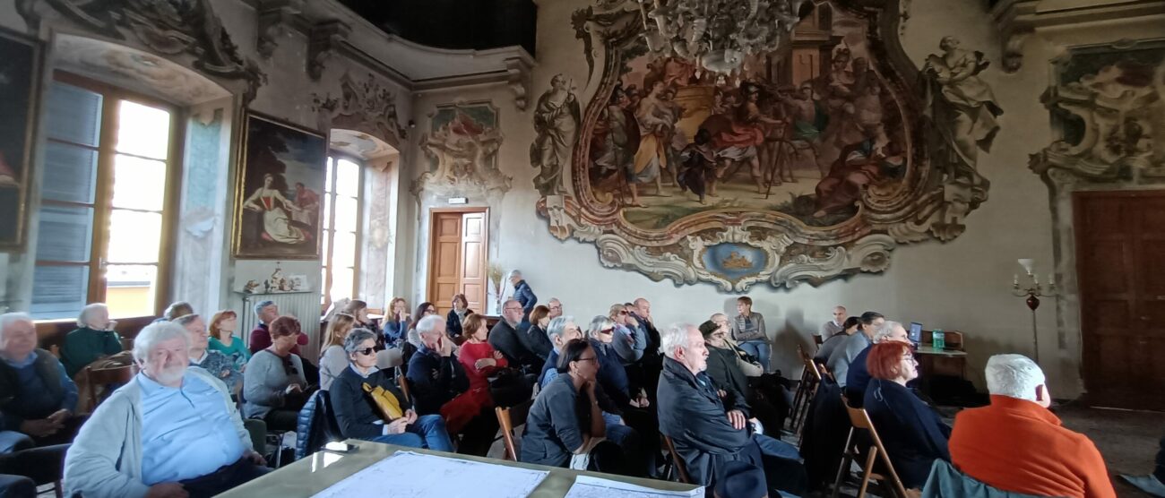 Monza San Fruttoso assemblea pubblica Villa Torneamento