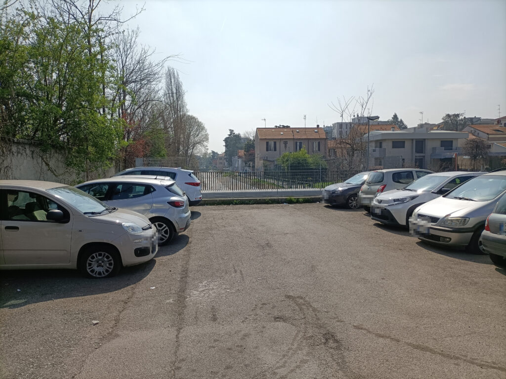 Monza auto vandalizzate via Monte Bianco