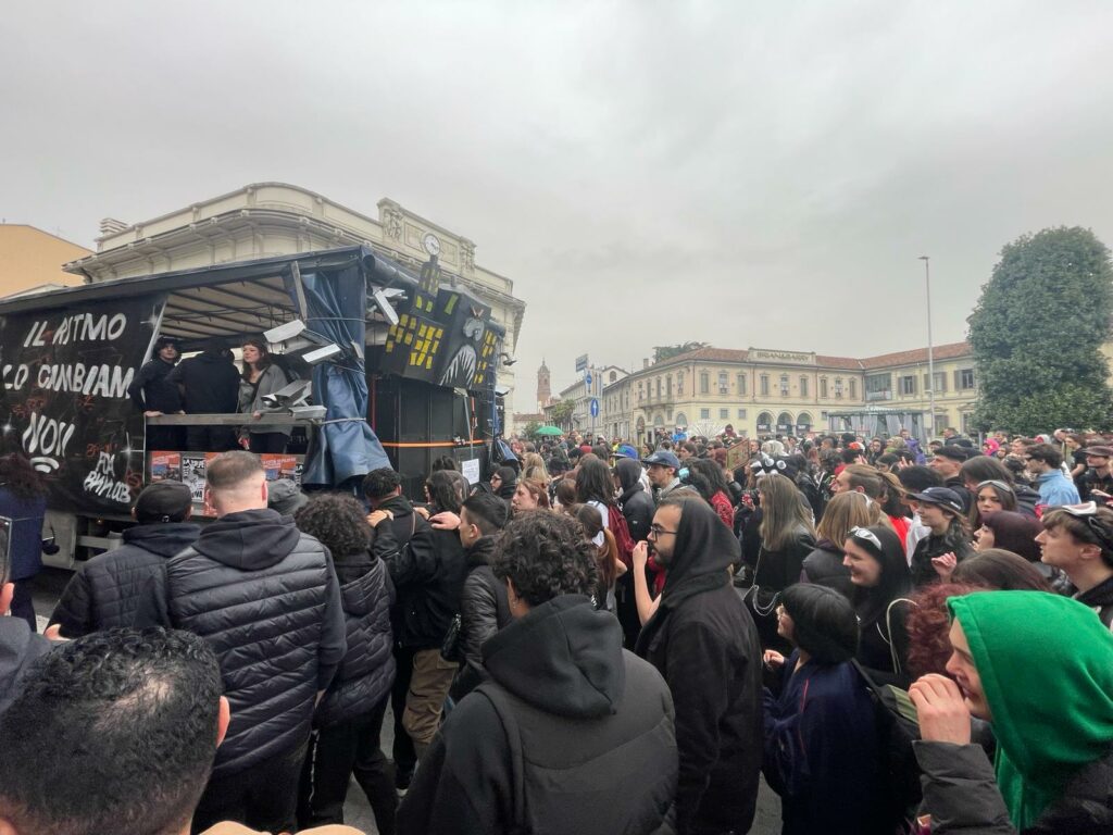 Il corteo della Foa Boccaccio a Monza del 30 marzo 2024