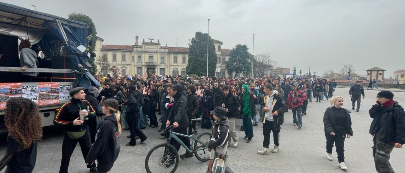 Il corteo della Foa Boccaccio a Monza del 30 marzo 2024