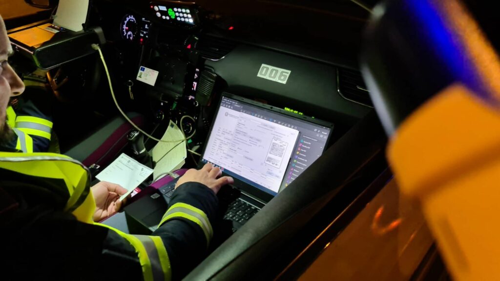 Controlli polizia sicurezza strade sabato sera