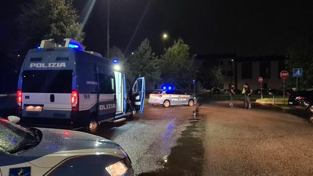 Controlli polizia sicurezza strade sabato sera