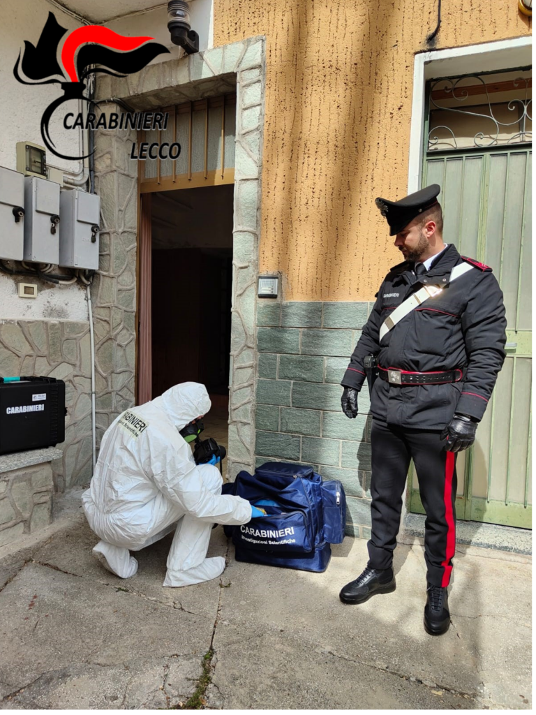 Esino i carabinieri sul luogo del delitto