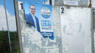 Albiate strappati manifesti candidato sindaco Usai