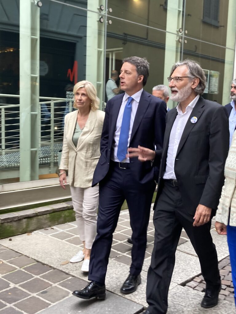 Politico elezioni europee Matteo Renzi a Monza
