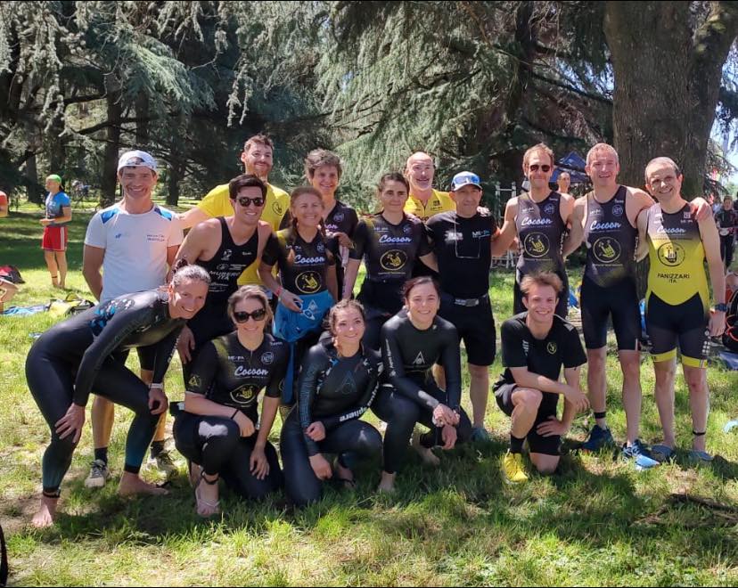 Il gruppo degli atleti all'Idroscalo Milano 2024
