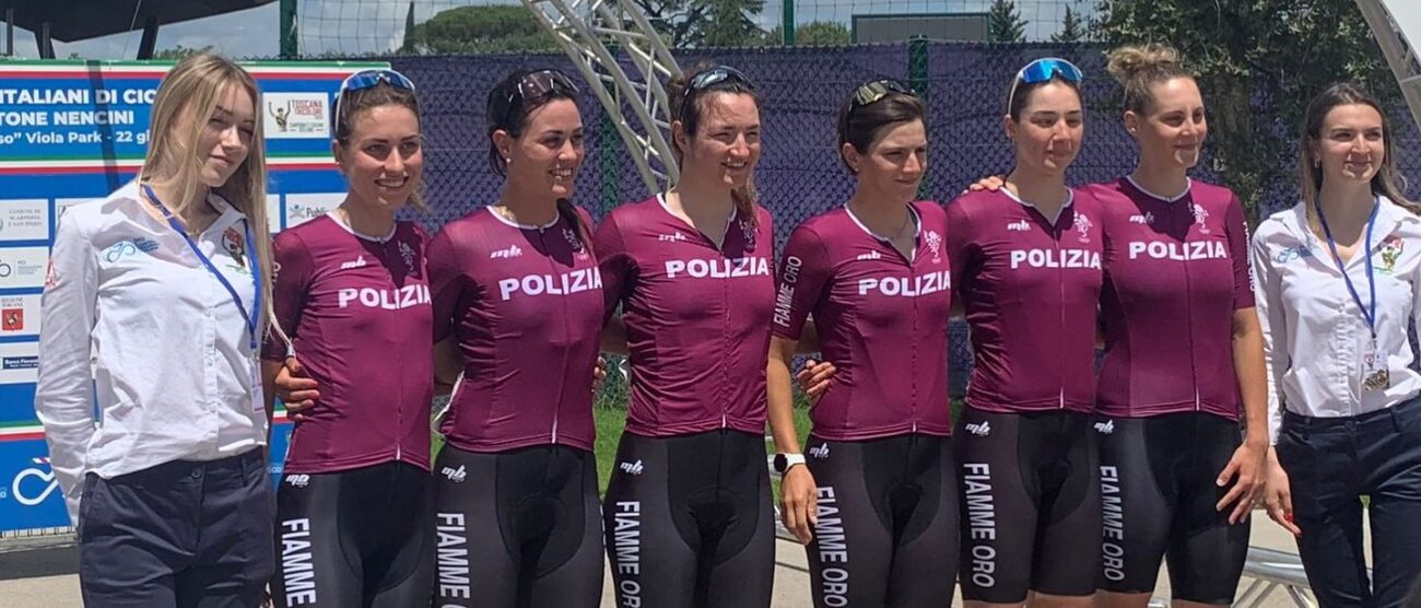Seregno ciclismo Arzuffi prima da sinistra Confalonieri quarta da sinistra