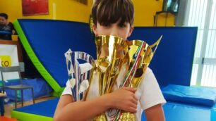 Tommaso Arienti con i suoi trofei