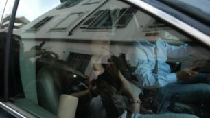 Ilaria Salis all'arrivo a Monza