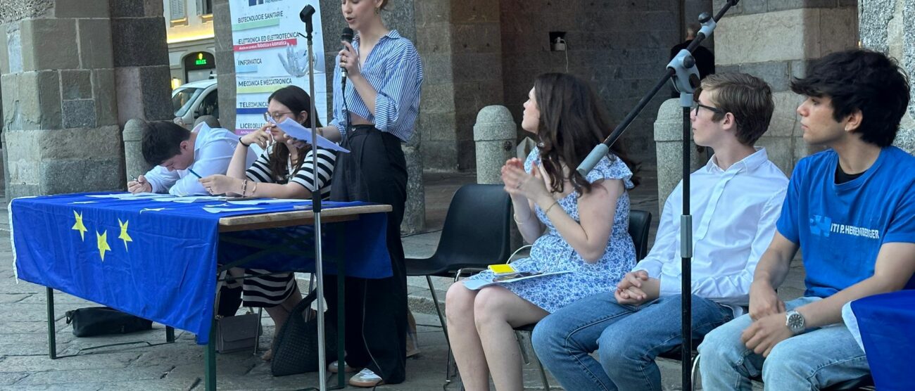 Monza scuola debate Arengario