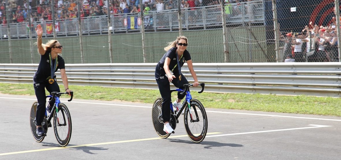 F1 Gp Italia 2024 Monza Consonni e Guazzini, medaglie olimpiche nel ciclismo - foto Fabrizio Radaelli
