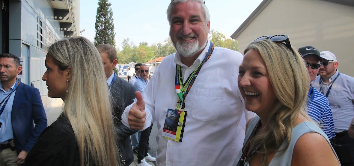 F1 Gp Italia 2024 Monza il governatore dell’Indiana Eric Holcomb - foto Fabrizio Radaelli