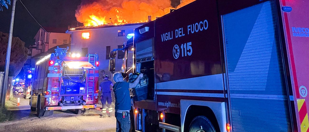 Incendio tetto Giussano