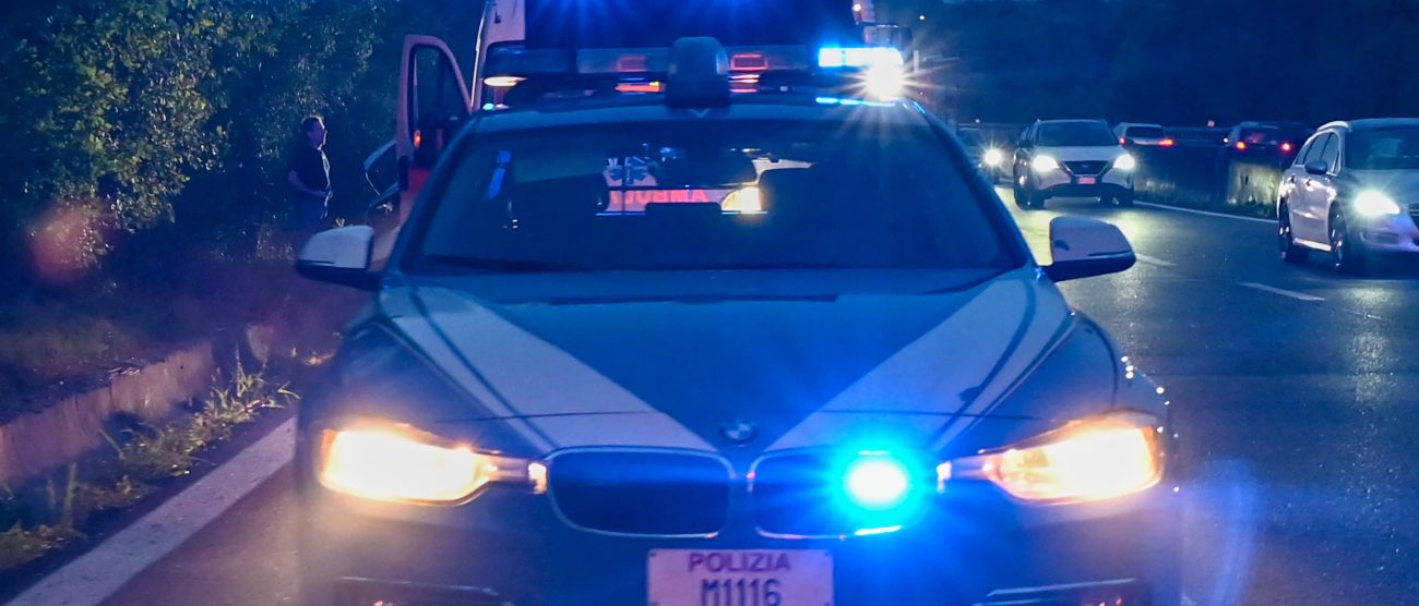 Una pattuglia della Polizia stradale