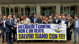 Flash mob Lega Regione Lombardia per Salvini Open Arms