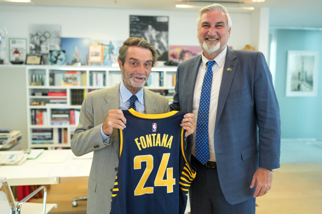 Lombardia Attilio Fontana e il governatore dell’Indiana Eric Holcomb