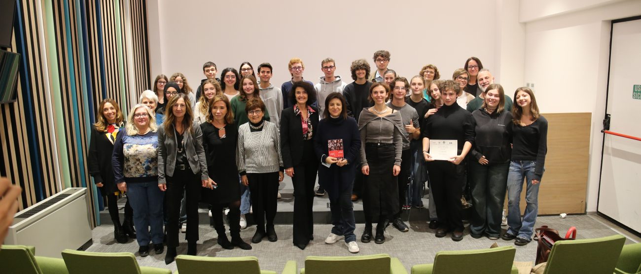 Monza Teatro Manzoni studenti premiati per la critica teatrale - foto Radaelli