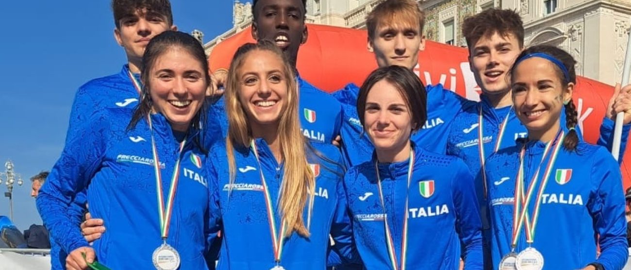 Atletica Azzurri aTrieste Aurora Bado prima a sx in basso Foto Fidal