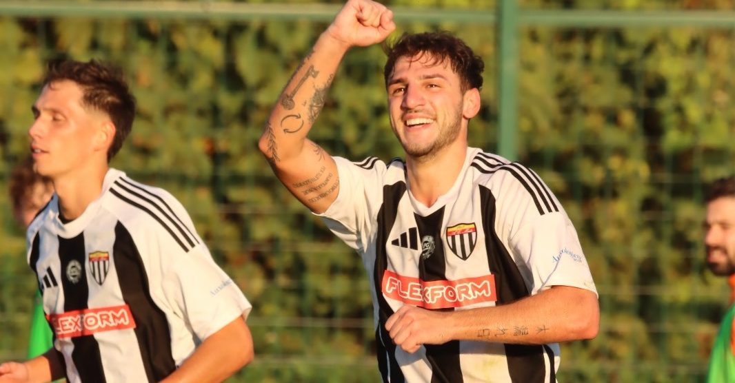 Calcio Eccellenza Samuele Calmi festeggia dopo il gol