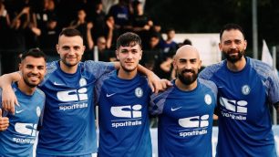 Calcio, Folgore Caratese: da sinistra Ferrandino, Martellotta, Camilleri, Simeri e Varesanovic
