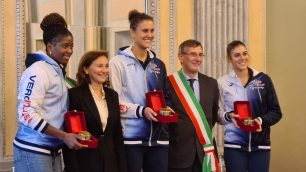 Pallavolo Azzurre oro olimpico premiazione Monza