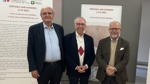 Ospedale San Gerardo Monza Reumatologia Pediatrica, da sinistra il direttore generale Silvano Casazza, il professor Nicolino Ruperto e il presidente Claudio Cogliati