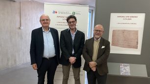 Irccs San Gerardo Monza: Andrea Gregori al centro, a sinistra il direttore generale Silvano Casazza, a destra il presidente Claudio Cogliati