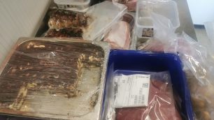 Monza polizia locale controlli bar cibo malconservato