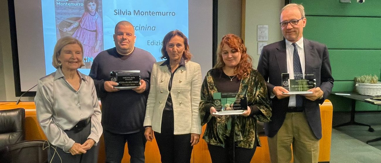 Premio letterario Brianza: da sinistra Gianna Parri, Crocifisso Dentello, l'assessore monzese Viviana Guidetti, Silvia Montemurro e Giuseppe Caprotti