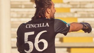 Calcio Eccellenza il portiere Cincilla Matteo dà indicazioni