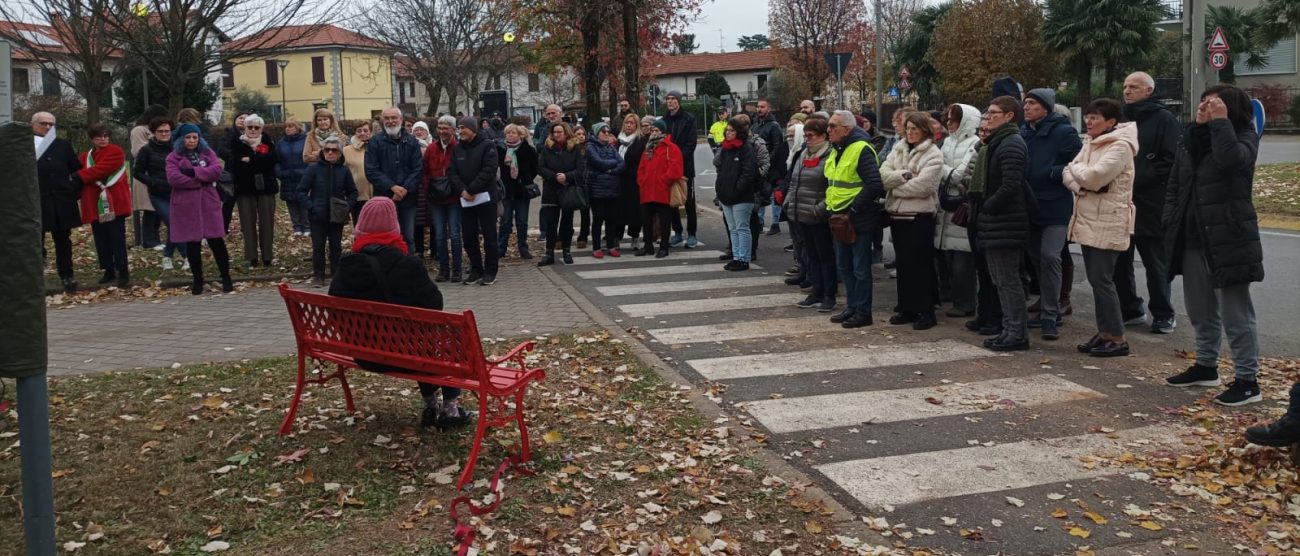 Camparada panchina rossa 2024