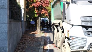 Seregno incidente mortale in via Galilei ciclista investita