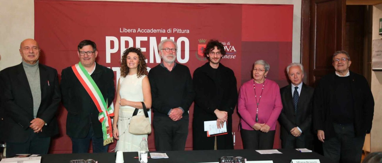 Premio Viviani a Nova Milanese: i vincitori con gli organizzatori