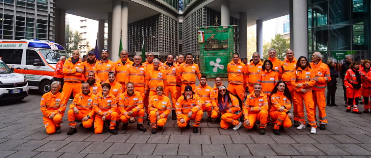 Volontari della Croce bianca di Giussano premiati in Regione Lombardia