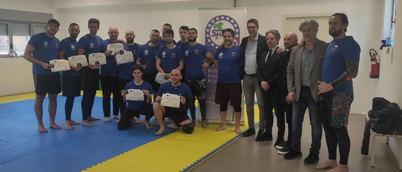 La consegna dei diplomi agli agenti di polizia di Stato di Monza