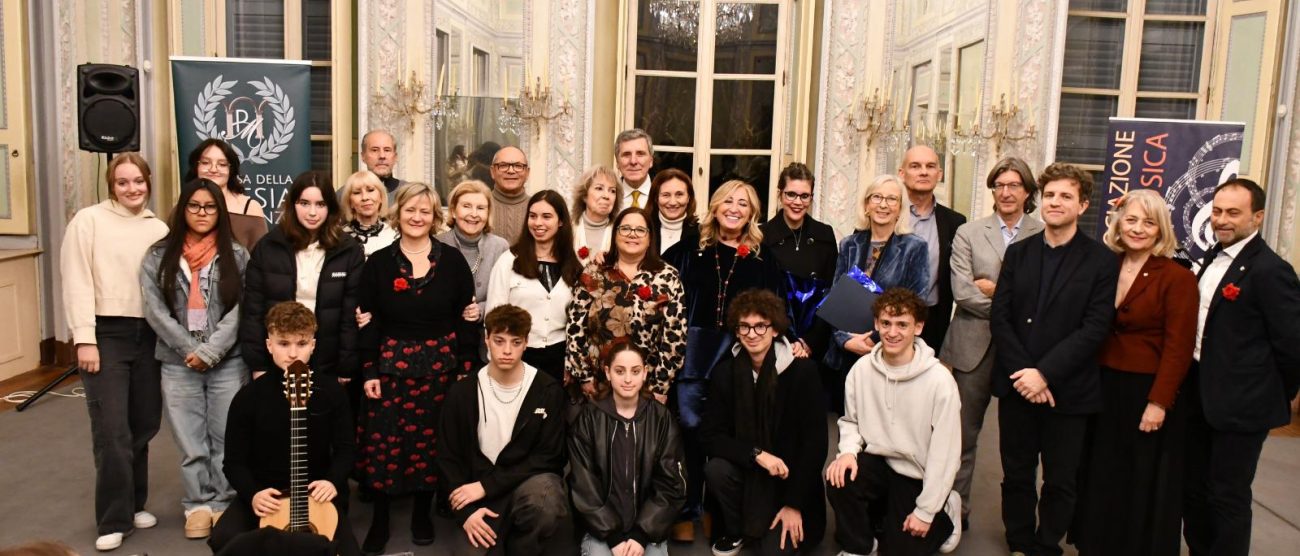 La cerimonia per il premio Isabella Morra della Casa della poesia