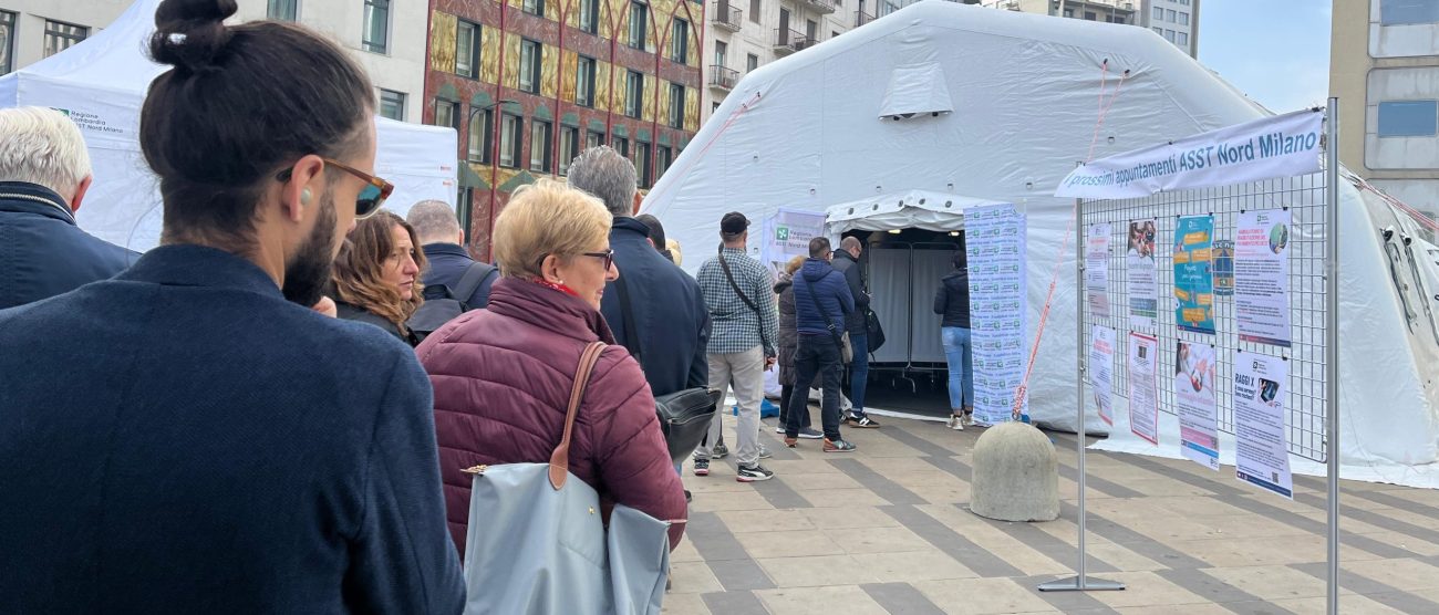 Vaccino anti influenza piazzale Palazzo Pirelli