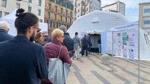 Vaccino anti influenza piazzale Palazzo Pirelli