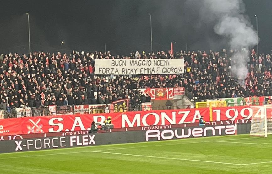 Calcio stadio Monza striscione per Noemi Massetti