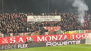 Calcio stadio Monza striscione per Noemi Massetti