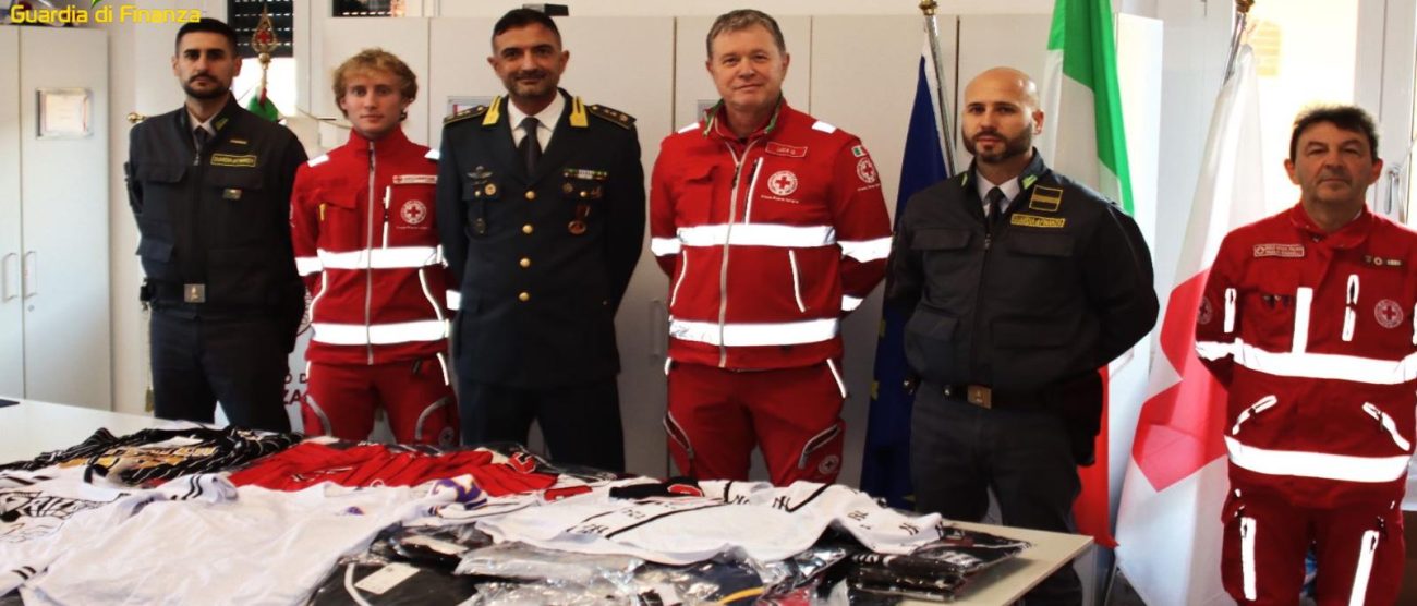 Monza donazione Guardia di Finanza Croce Rossa