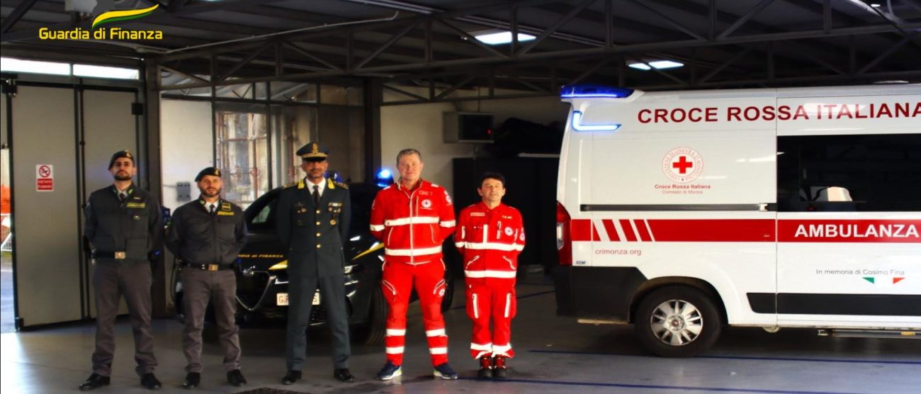 Monza donazione Guardia di Finanza Croce Rossa