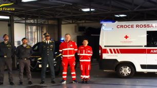 Monza donazione Guardia di Finanza Croce Rossa