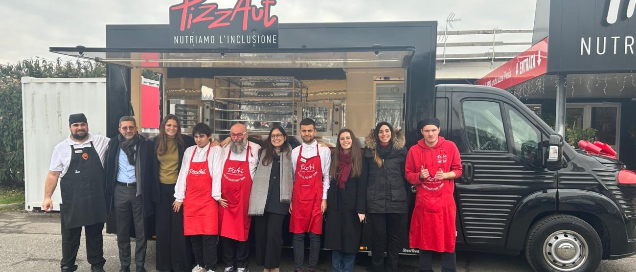 Monza progetto PizzAutobus il primo truck donato da Rovagnati
