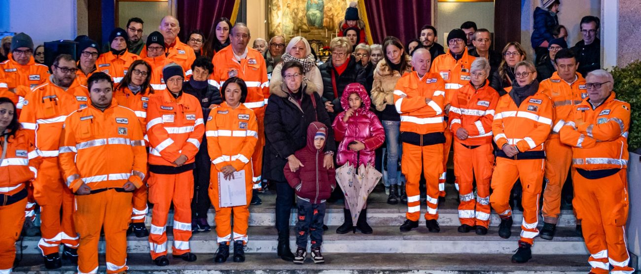 L'inaugurazione del nuovo mezzo della Croce bianca di Giussano