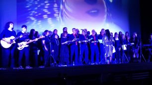 Rock Live Choir in scena - dalla pagina facebook del Coro